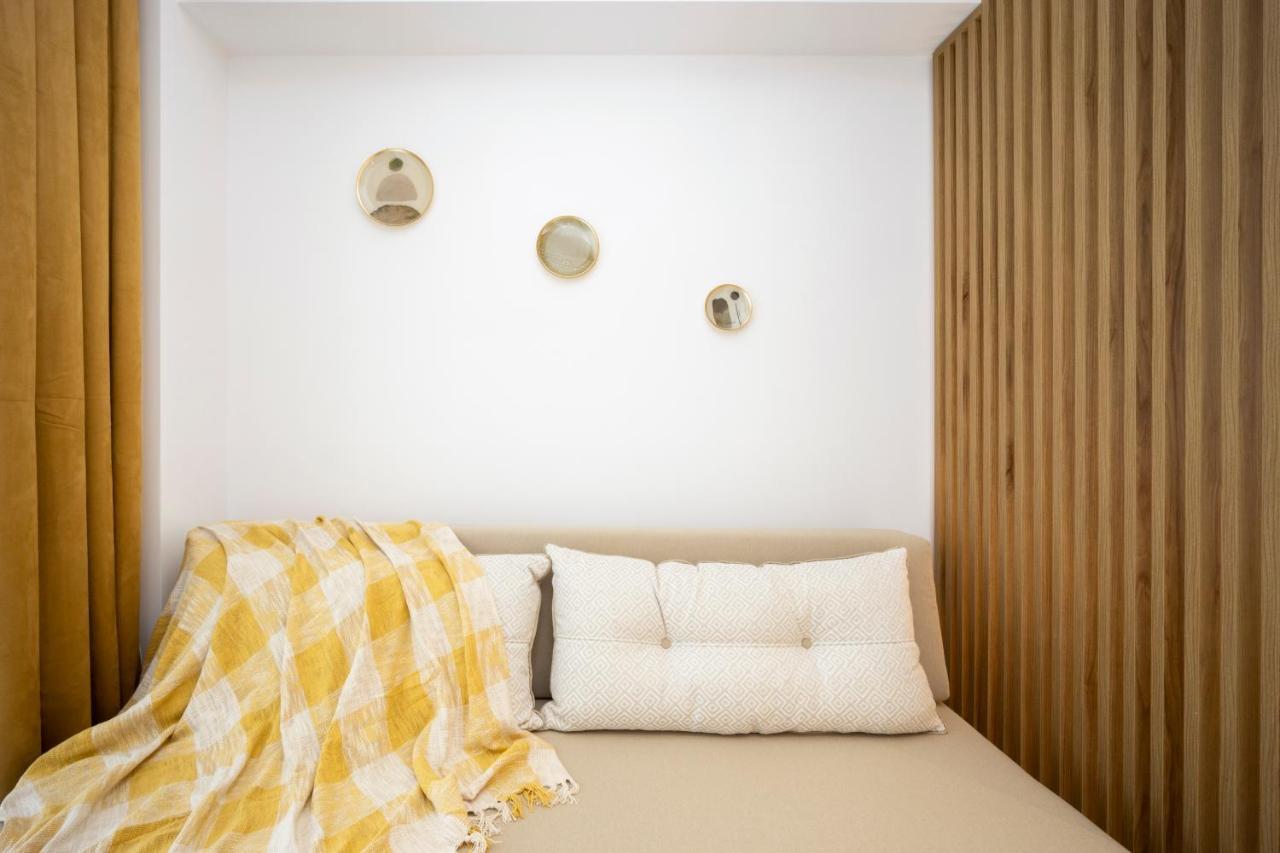 Apartment 06 *